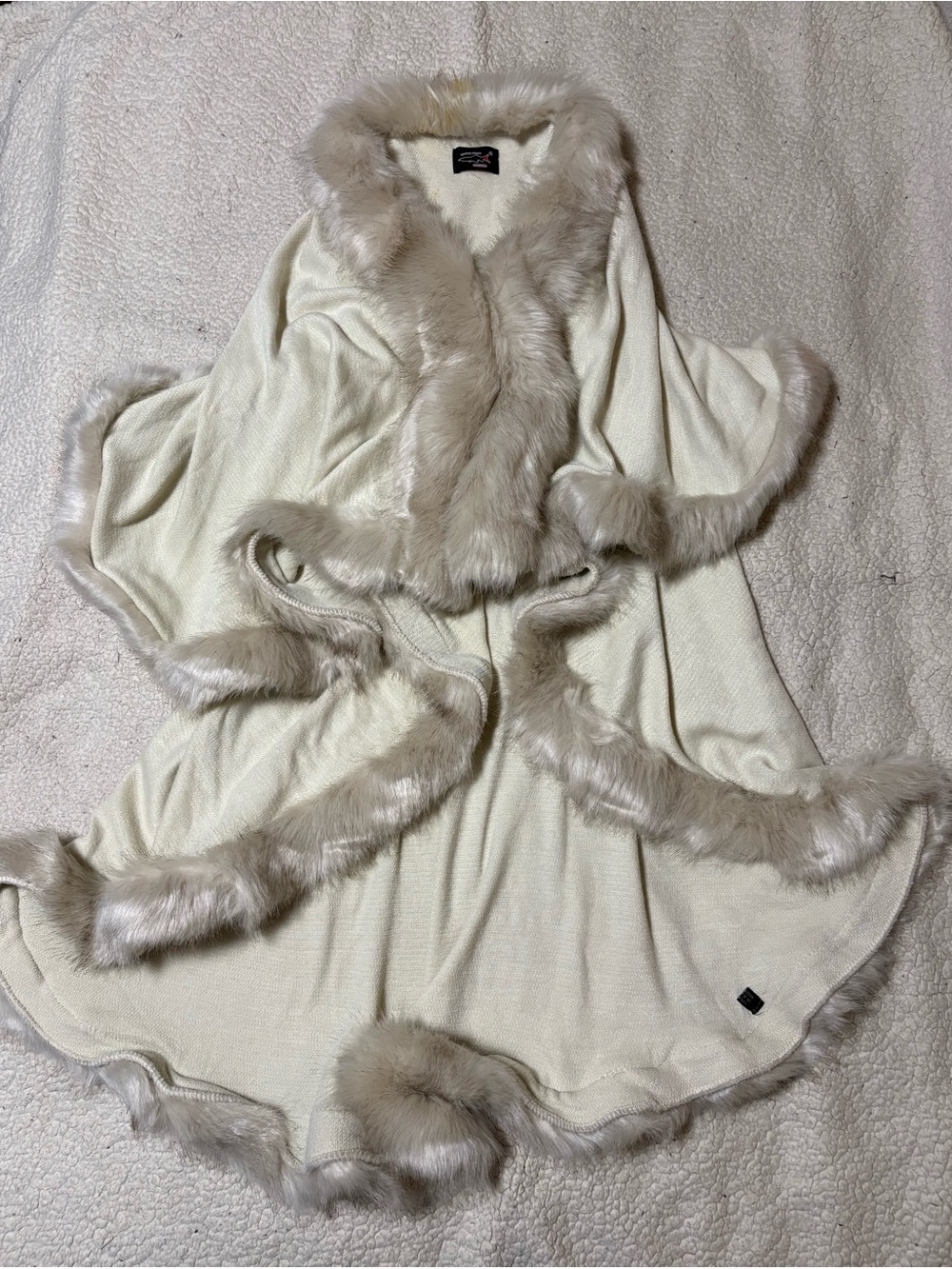 Faux Fur Trim Shawl Cape - Picture 8 of 11
